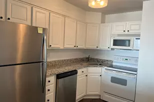 1560 N Sandburg Terrace, Chicago, IL 60610 - Photo 6