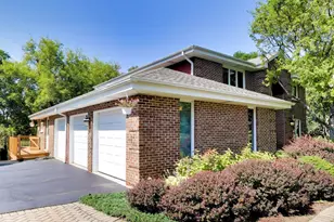 21766 W Hidden Vly Dr, Kildeer, IL 60047 - Photo 2