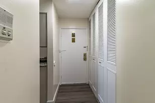 1475 Rebecca Dr, Hoffman Estates, IL 60194 - Photo 2