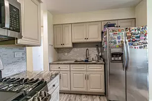 1475 Rebecca Dr, Hoffman Estates, IL 60194 - Photo 8