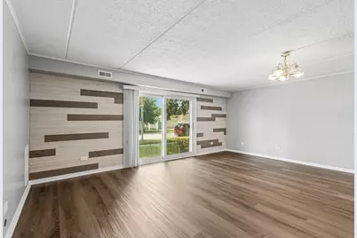 5834 W 77th Street #102, Burbank, IL 60459 - Photo 6