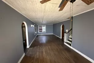 140 S 4th St, Albion, IL 62806 - Photo 2