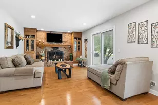 1137 Hyde Park Ln, Naperville, IL 60565 - Photo 6