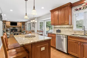 1137 Hyde Park Ln, Naperville, IL 60565 - Photo 10