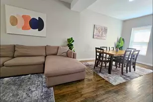 610 N May St, Chicago, IL 60642 - Photo 4