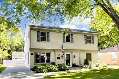 833 E Rockland Road, Libertyville, IL 60048 - Photo 2