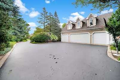 8 Lakeside Drive, South Barrington, IL 60010 - Photo 4
