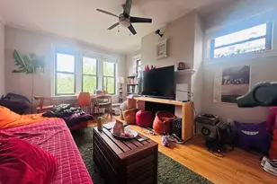 635 W Roscoe St, Chicago, IL 60657 - Photo 2
