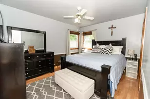 201 S Michigan Ave, Addison, IL 60101 - Photo 12