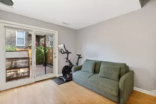 2001 N Honore St, Chicago, IL 60614 - Photo 18