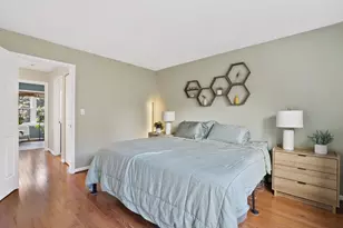 2001 N Honore St, Chicago, IL 60614 - Photo 12
