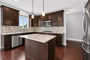 12807 Timber Wood Cir, Plainfield, IL 60585 - Photo 4