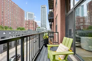 300 W Grand Ave, Chicago, IL 60654 - Photo 10
