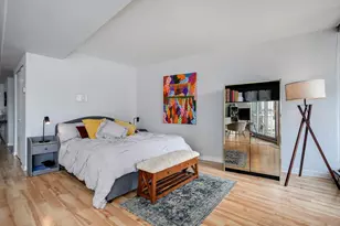 300 N State St, Chicago, IL 60654 - Photo 8