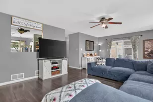 1401 Martin Ct, Plainfield, IL 60586 - Photo 4