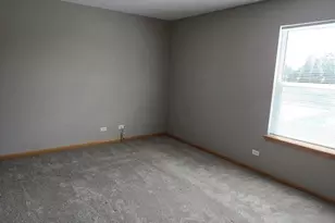 2053 Grayhawk Dr, Aurora, IL 60503 - Photo 10