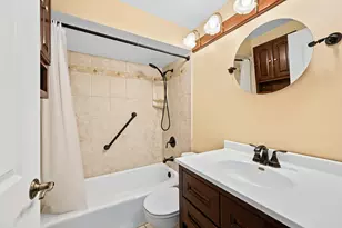 19 Elmwood Square, Indian Head Park, IL 60525 - Photo 22