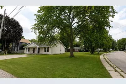 7 Arcade Court, Freeport, IL 61032 - Photo 8