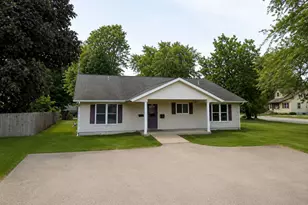 7 Arcade Ct, Freeport, IL 61032 - Photo 10