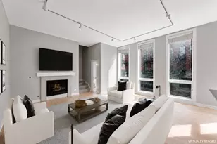 310 N Desplaines St, Chicago, IL 60661 - Photo 2