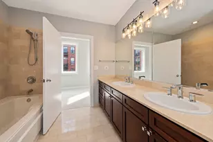 310 N Desplaines St, Chicago, IL 60661 - Photo 14