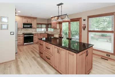 1324 Nantucket Court, Carol Stream, IL 60188 - Photo 8