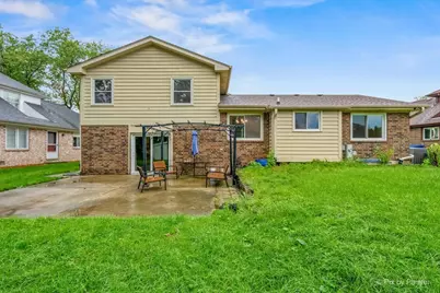 1487 Castlewood Drive, Wheaton, IL 60189 - Photo 24