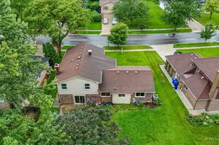1487 Castlewood Dr, Wheaton, IL 60189 - Photo 22