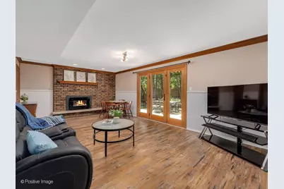8201 Crestview Drive, Willow Springs, IL 60480 - Photo 12
