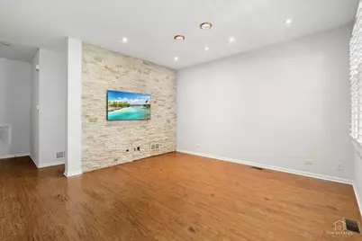 642 W Moreland Avenue, Addison, IL 60101 - Photo 6
