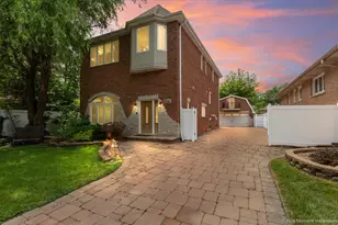 9832 Rutherford Ave, Oak Lawn, IL 60453 - Photo 2