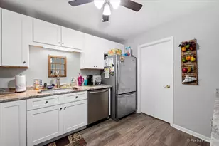 5202 Winslow Cir, McHenry, IL 60050 - Photo 8