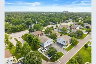 1497 Woodcutter Unit D Lane #D, Wheaton, IL 60189 - Photo 8
