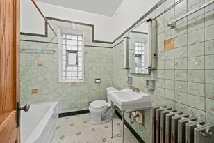 1515 W Granville Ave, Chicago, IL 60660 - Photo 14