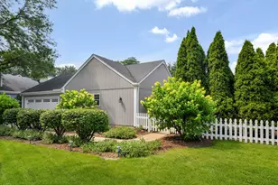 925 Churchill Dr, Naperville, IL 60563 - Photo 1