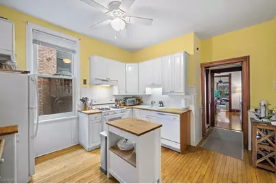 1040 W Barry Avenue #1, Chicago, IL 60657 - Photo 8