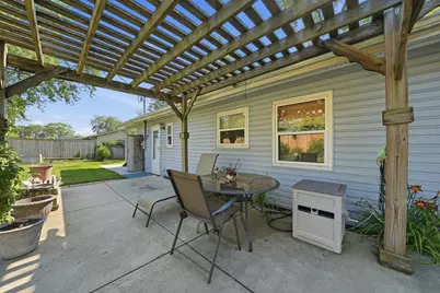 403 Hazelwood Lane, Glenview, IL 60025 - Photo 22