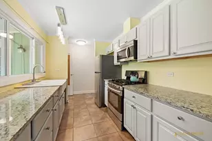 425 Greenwood Ln, Barrington, IL 60010 - Photo 8