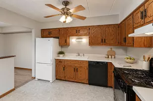 11108 Heritage Dr, Palos Hills, IL 60465 - Photo 8