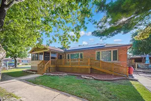 3032 W 100th Pl, Evergreen Park, IL 60805 - Photo 1