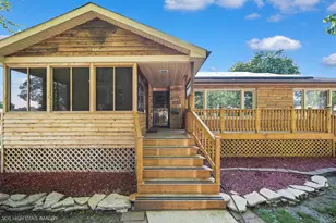 3032 W 100th Pl, Evergreen Park, IL 60805 - Photo 2