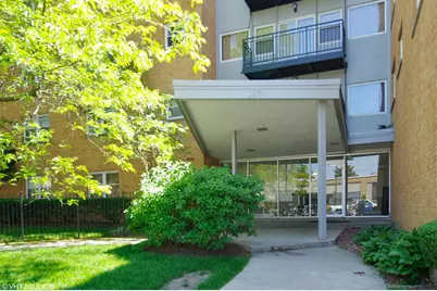 2501 W Bryn Mawr Avenue #502, Chicago, IL 60659 - Photo 1