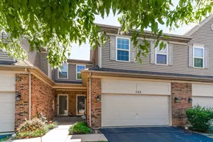 790 Oak Hollow Rd, Crystal Lake, IL 60014 - Photo 2