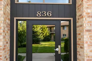 836 E Old Willow Rd, Prospect Heights, IL 60070 - Photo 2