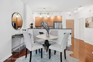 123 S Green St, Chicago, IL 60607 - Photo 4