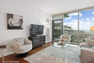 123 S Green St, Chicago, IL 60607 - Photo 6