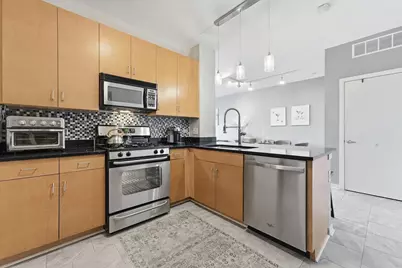 1155 W Roosevelt Road #404, Chicago, IL 60608 - Photo 6