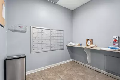 1155 W Roosevelt Road #404, Chicago, IL 60608 - Photo 4