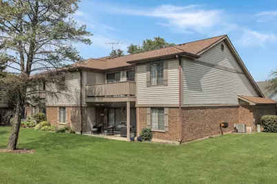 1511 W Pheasant Trail Lane #2, Arlington Heights, IL 60004 - Photo 2