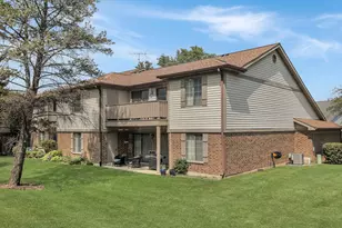1511 W Pheasant Trail Ln, Arlington Heights, IL 60004 - Photo 2
